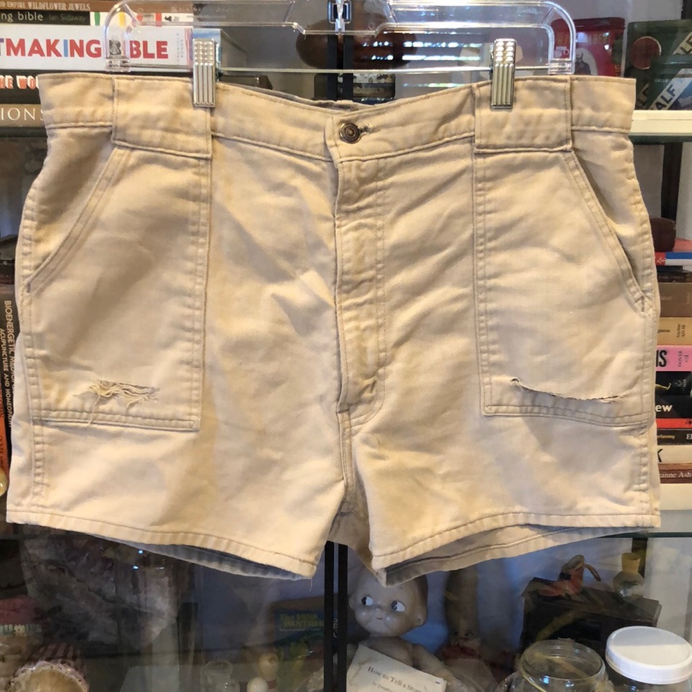 Vintage 60-70’s Levi’s White Tab Safari High Waist Tan Denim Shorts W36 *RARE